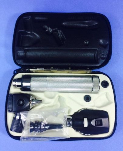 Welch Allyn otoscope/ophthalmoscope set New Battery Included