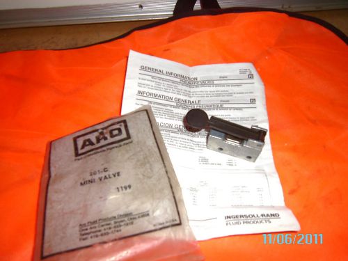 ARO MINI VALVE W/MANUAL ACTUATOR #201-C #1199  OPEN TO TAKE PIC  1026