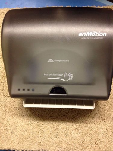 georgia pacific enmotion Impulse8 Automated Paper Towel Dispenser 59498