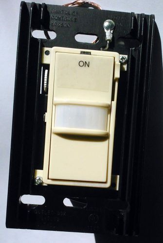 New lightolier occupancy sensor ivory control dimmer with faceplate- ihd2-800-i for sale