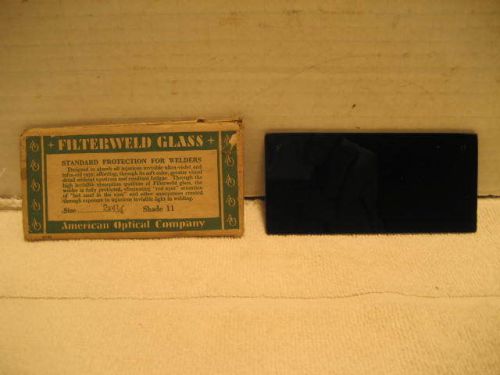 VINTAGE - FILTERWELD GLASS - 2 X 4 1/4 - SHADE 11 - N.O.S.