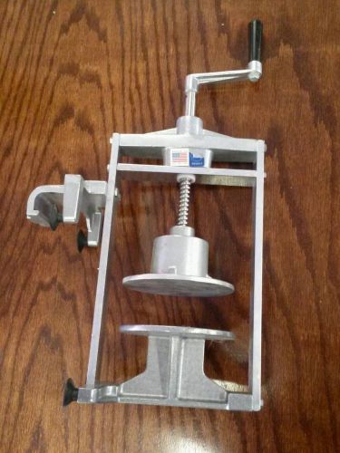 NEMCO N55800 TABLE MOUNT TUNA CAN PRESS FREE SHIPPING!