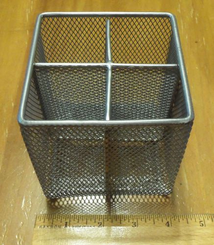 Metal Mesh Pencil Pen Folder - Perfect for Desk Organization and Storage