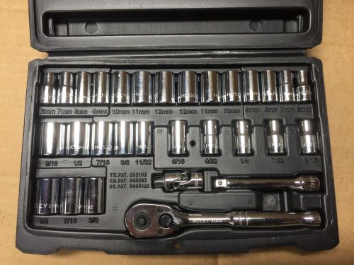 Husky 31 pc Socket Wrench Set 1/4&#034; drive  6 &amp; 12 Point