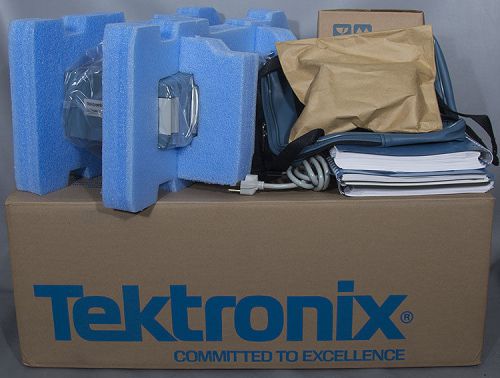 NEW Tektronix 1502B NB Metallic MTDR/TDR Cable Tester w/Opts. 03/04 Bat/Chart YT