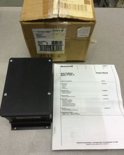 NEW IN BOX HONEYWELL MOTOR POSITONER R7195A 1031