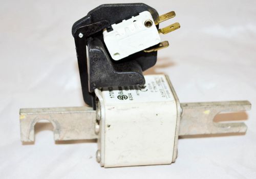 Cooper Bussmann Eaton 170M3223 630A 700V Fuse w MicroSwitch