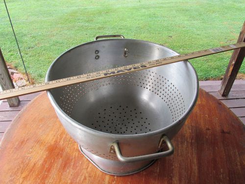 Huge Industrial Restaurant Size 16 Inch Aluminum Pasta Colander Strainer