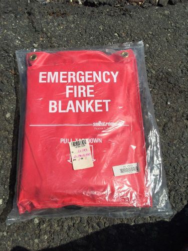 SELLSTROM EMERGENCY BLANKET 60&#034; X 72&#034; Item 97450 W/Pouch