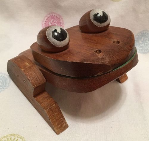 Vintage Wood Frog Memo Holder - Retro Desk Accessory 1960s 1970s V.G. Thailand