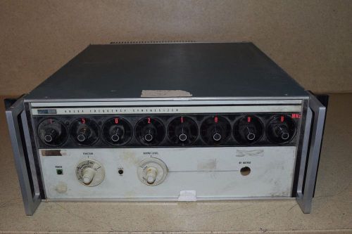 FLUKE 6039A FREQUENCY SYNTHESIZER (5E)