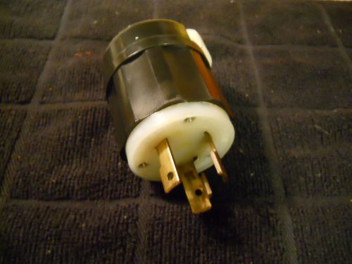 Leviton 220 / 250 volt 30 amp twistlock 3 wire plug very nice shape