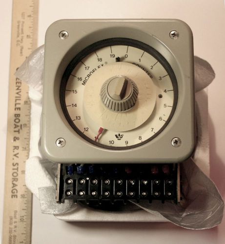 EAGLE SIGNAL HZ42A60718 MICROFLEX 19 COUNTS COUNTER M:5 Code A 82 120V 15A