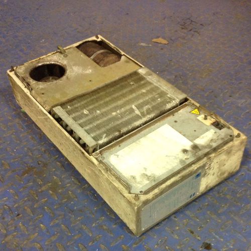 RITTAL *  ENCLOSED COOLING UNIT * SK 3203100