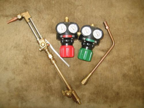 Victor Heavy Duty &#034;Edge&#034; Regulators Oxygen &amp; Acetylene w/Attachments