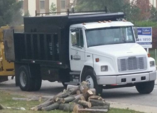 Freightliner fl70 chipper truck chip dump turbo diesel cummins tree forestry 6sp