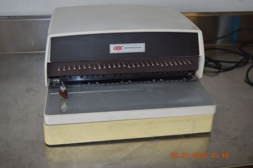 GBC 111PM-2 General Binding Corporation Punch &amp; Binding Machine