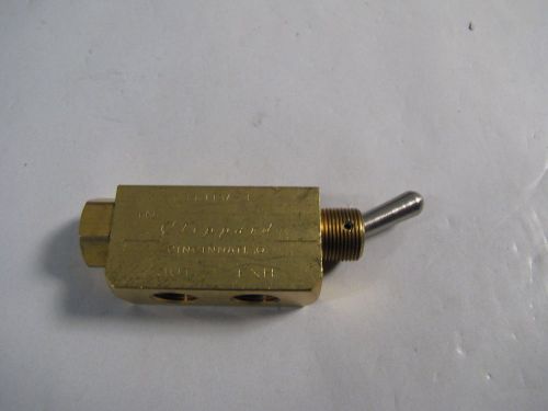 Clippard MJTV-3 Pneumatic 3-Way Toggle Valve 1/8&#034; NPT NEW