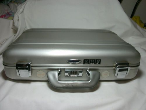 Zero Halliburton Silver Aluminum Vintage Attache Case Briefcase Combination Lock