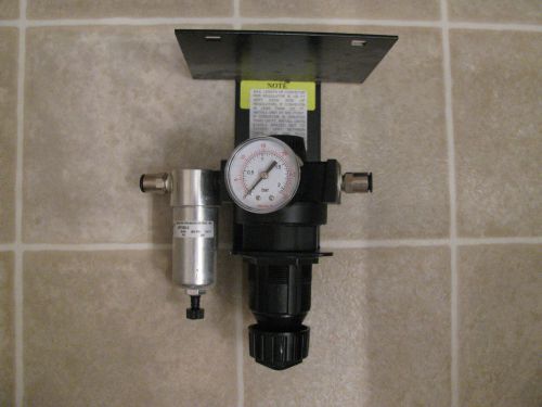 MASTER PNEUMATIC R100-2SR343 REGULATOR w/ BFD50-2 FILTER New w/ bracket