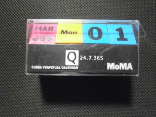 Perpetual CALENDAR Colorful Cubes Office Desk Home Decor MoMA Collection