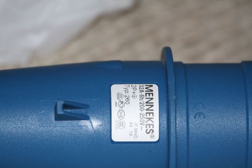 Mennekes Type 260 200-250V 32A-6h 2P+ IP44 Blue Industrial 3 Pin Plug NEW MHD 19