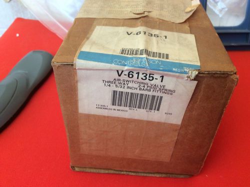 JOHNSON CONTROLS V-6135-1 2-4 PSIG SPRING RANGE 3 WAY NEW NOS RARE $59