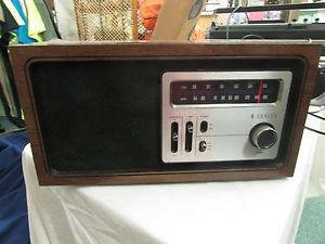 ZENITH VINTAGE FM/AM RADIO H422P works great! shelf radio woodgrain