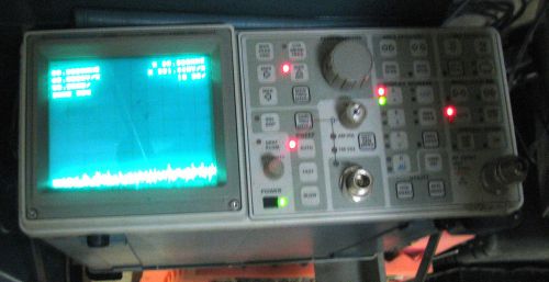 Tektronix 2710 Spectrum Analyzer 10khz to 1.8Ghz, broken handle, Used