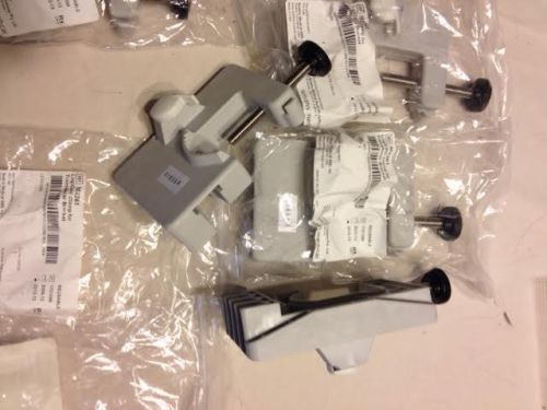 Smiths Medical LogiCal MX261 I.V POLE Clamp for Transducer Bracket Never Used