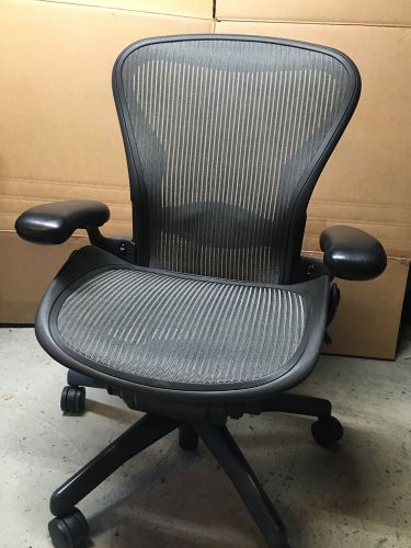 Herman Miller Aeron Chair Size B Medium Fully Adjustable Graphite Frame