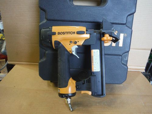 USED Bostitch EHF1838K-R 18-Gauge Oil-Free Engineered Flooring Stapler