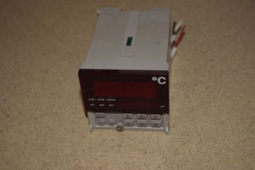 KEYENCE TF2-22 TEMPERATURE CONTROLLER