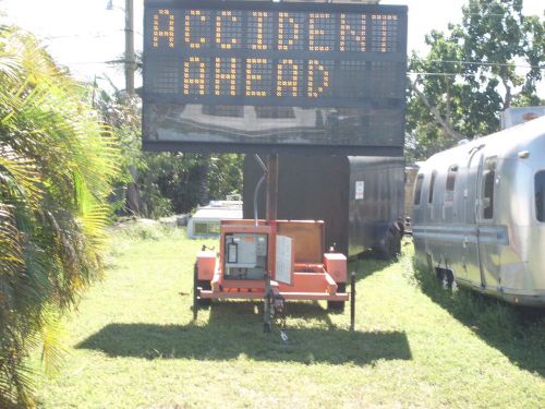 CONSTRUCTION SOLAR TECH PORTABLE MESSAGE SIGN BOARD L.E.D. SOLAR POWERED