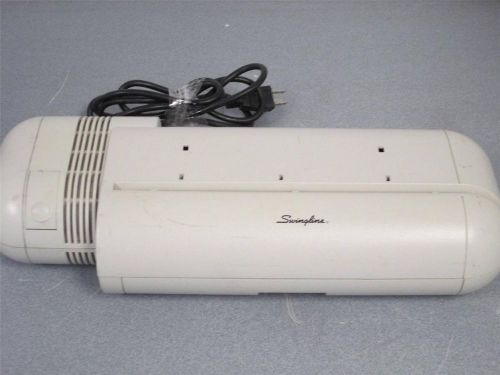 Swingline 525   Electric 3 Hole Puncher w/20 Sheet Capacity; 120 VAC; 1 Amp