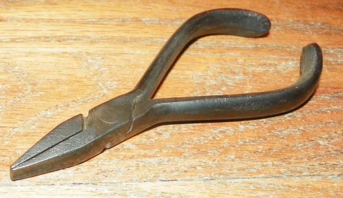 VTG. 4-3/4&#034; DUCK NOSE PLIERS  V.G.