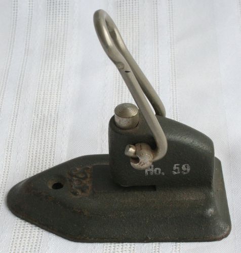 Antique WILSON JONES Co. Cast Iron One-Hole Single Paper Punch 116 - 10