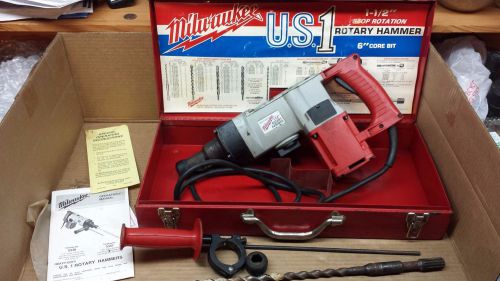 MILWAUKEE 1&amp;1/2&#034; HEAVY-DUTY ROTARY HAMMER #5347 W/ 1/2&#034; BIT &amp; CASE WORKS GOOD