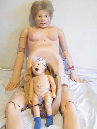 MATERNAL BIRTH TRAINING WHOLE MANIKIN G.S.C.? WITH CHILD MANIKIN LIFE LIKE