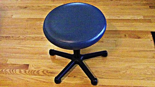 Dynatronics Pneumatic Rolling Stool - Vinyl