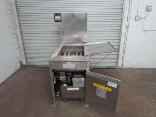 Avalon Model ADF-26G Gas Donut Fryer Frying area: 18&#034; x 26&#034;; 85 LBS; 65-80 Dozen