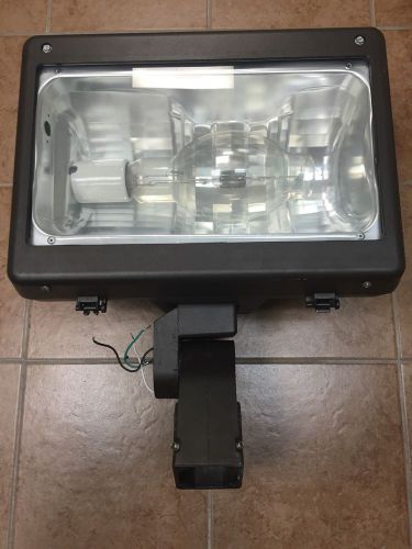 Hubbell commercial light fixture pole mount talon 400w for sale