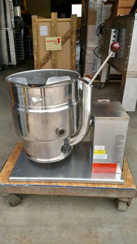 GROEN STEAM TILT KETTLE 480 V MODEL# TDB\7-20