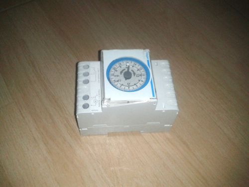 Timer 24 H 220v/110v Hager EH111 H111