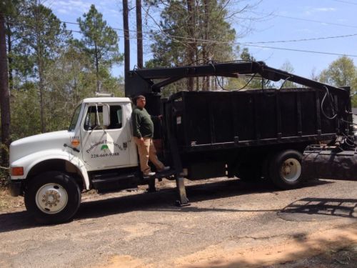 1995 International 4700 Knuckleboom Loader Grapple Truck