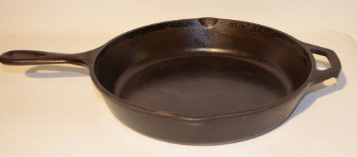 Vintage Lodge USA 8SK 10&#034;1/2 Frying Pan Skillet Double Spout Double Handle