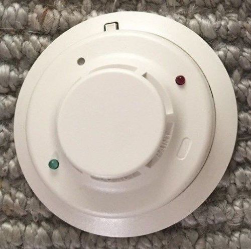 New system sensor 2wt-b photoelectric smoke detector &amp; 135 deg thermal sensor for sale