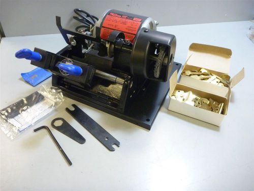 Speedex Key Cutting Machine (Model#9160MC) w/ Accessories and Blank Keys