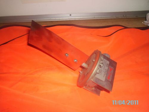 DWYER AIR FLOW SWITCH MODEL 530       1026