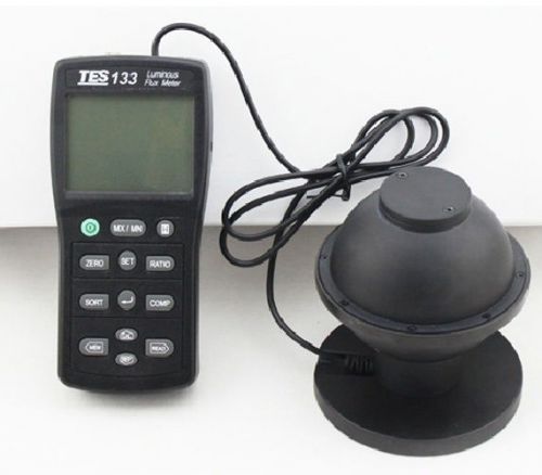 TES-133 Digital Luminous Flux Meter Light Meter 0.05 to 7000 Lumens